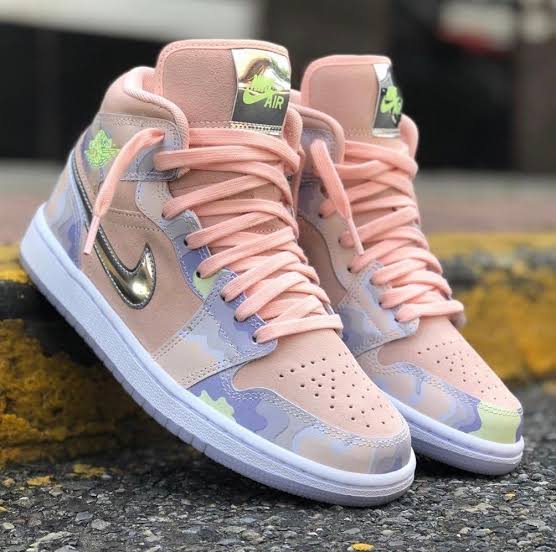 Air Jordan 1 Mid
SE "P(HER)SPECTIVE" (Women's)