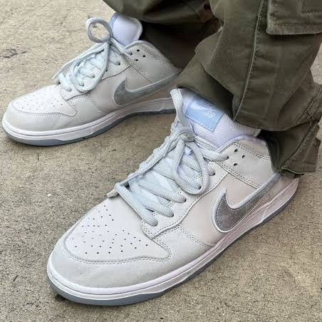 Nike SB Dunk Low
"White Lobster" (Friends and Family)