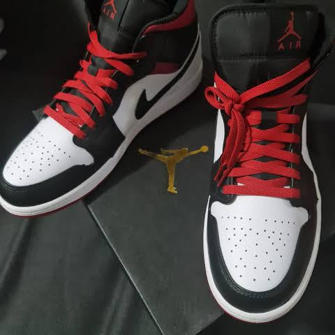 Air Jordan 1 Mid "Gym Red & Black Toe"