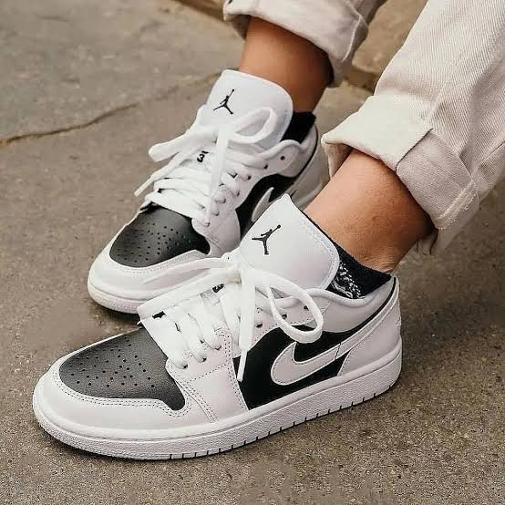 Air Jordan 1 Low
"Panda" (Women's)