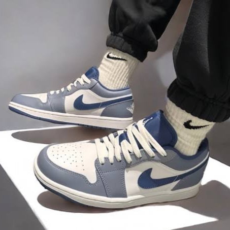 Air Jordan 1 Low
"Ashen Slate"