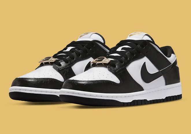 Nike Dunk Low SE
"World Champs Black White"