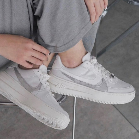 Air Force 1 PLT.AF.ORM
"Summit White Metalic Silver" (Women's)