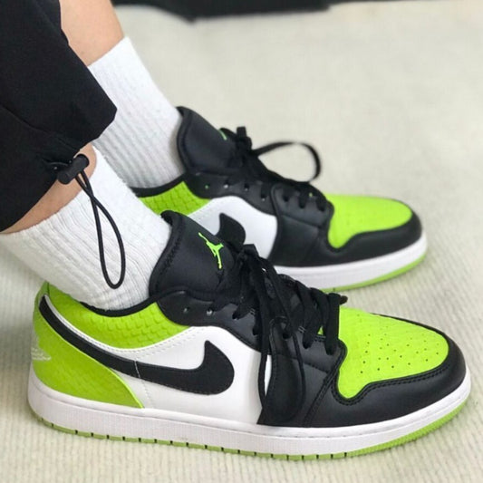 Air Jordan 1 Low
"Snakeskin Vivid Green" (Women's)