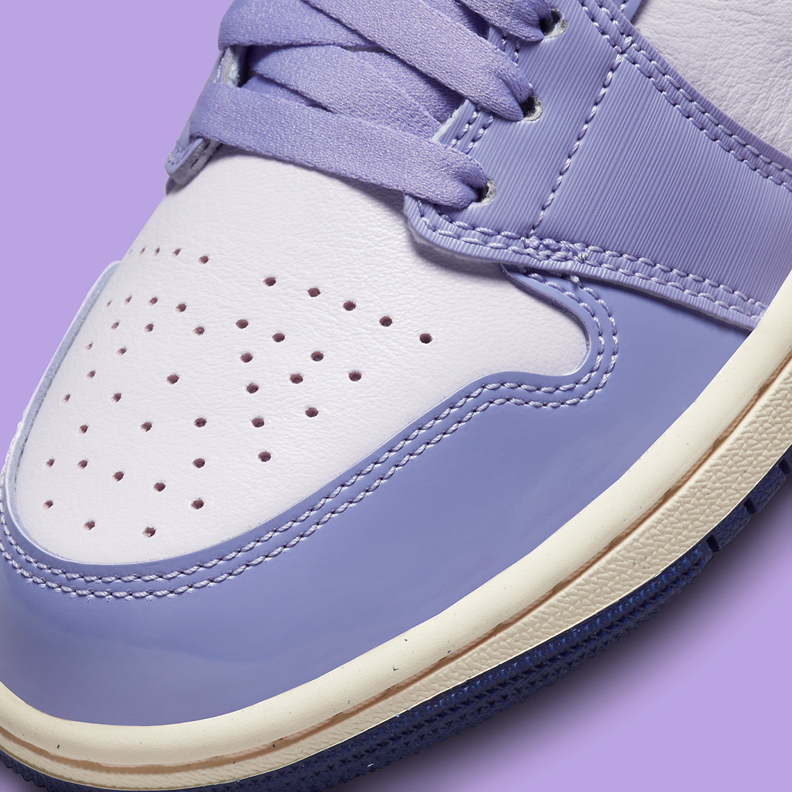 Air Jordan 1 Mid SE
"Chenille Sky J Light Purple"