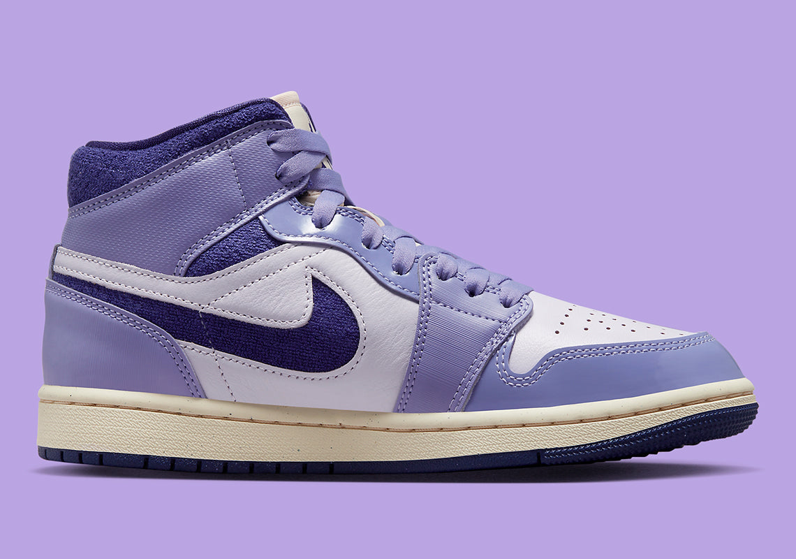 Air Jordan 1 Mid SE
"Chenille Sky J Light Purple"