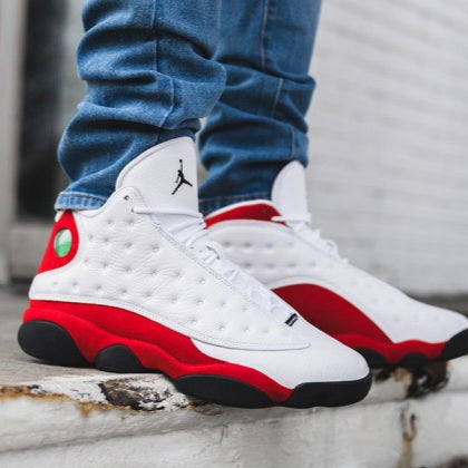 Air Jordan 13 Retro
OG "Chicago"