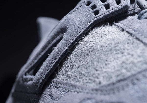 Air Jordan 4 x KAWS "Cool Grey"