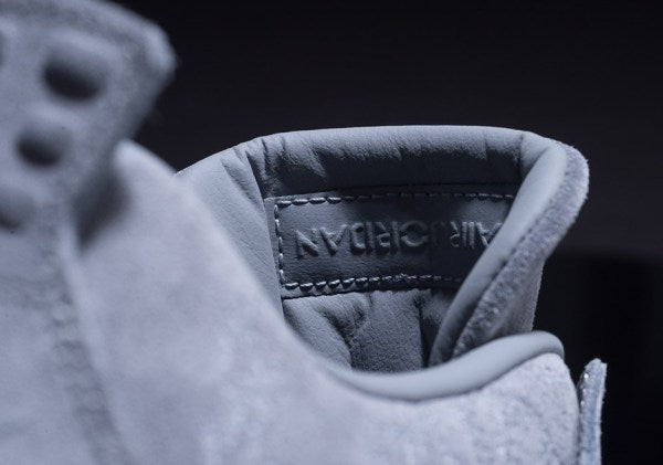 Air Jordan 4 x KAWS "Cool Grey"