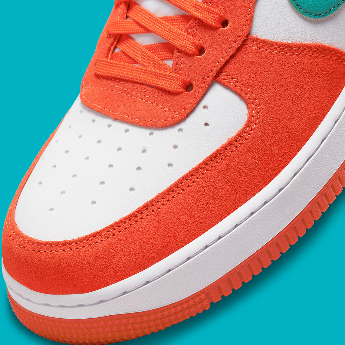 Air Force 1 Low '07 LV8
"Athletic Club White Orange"