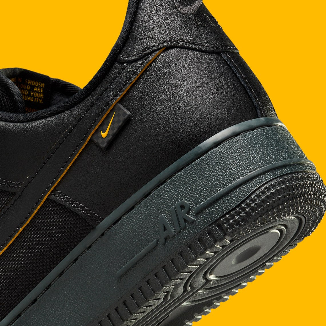 Air Force 1 Low '07
"Ballistic Mesh Black University Gold"