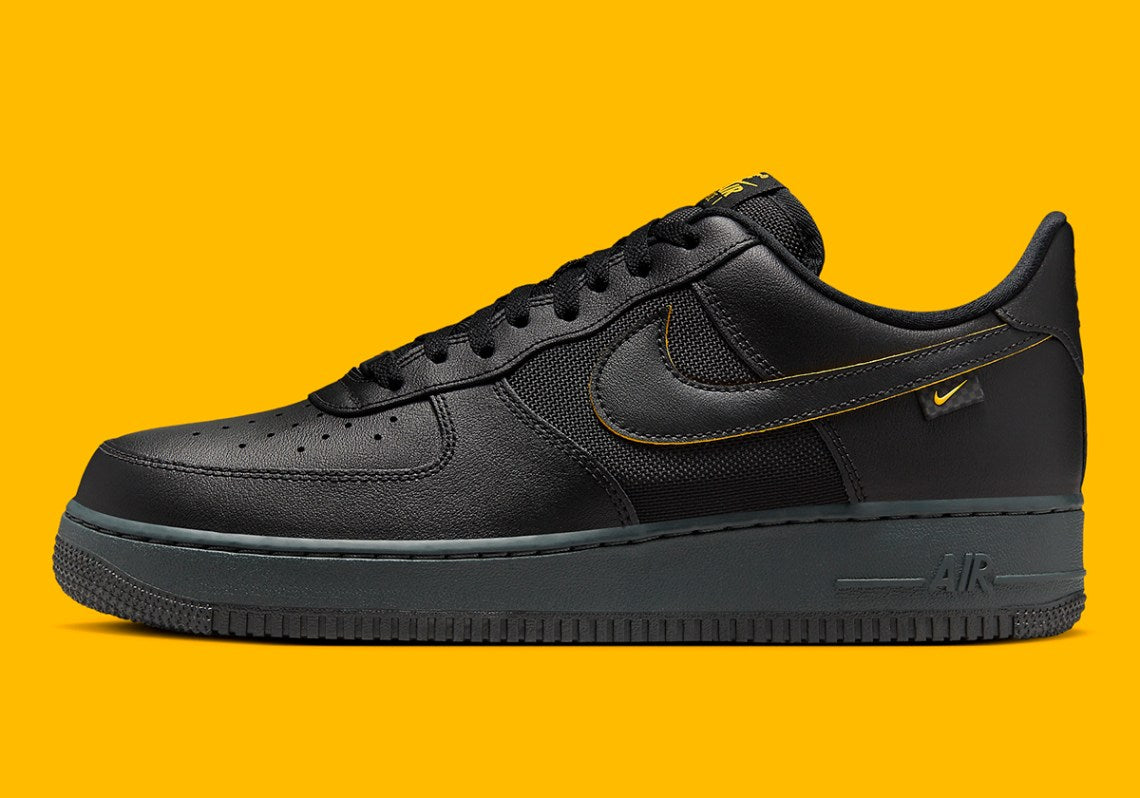 Air Force 1 Low '07
"Ballistic Mesh Black University Gold"