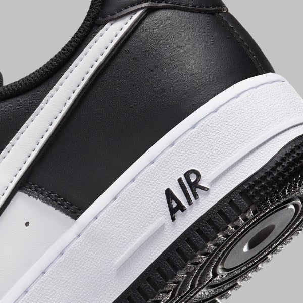 Air Force 1 Low '07
"White Swoosh Panda"