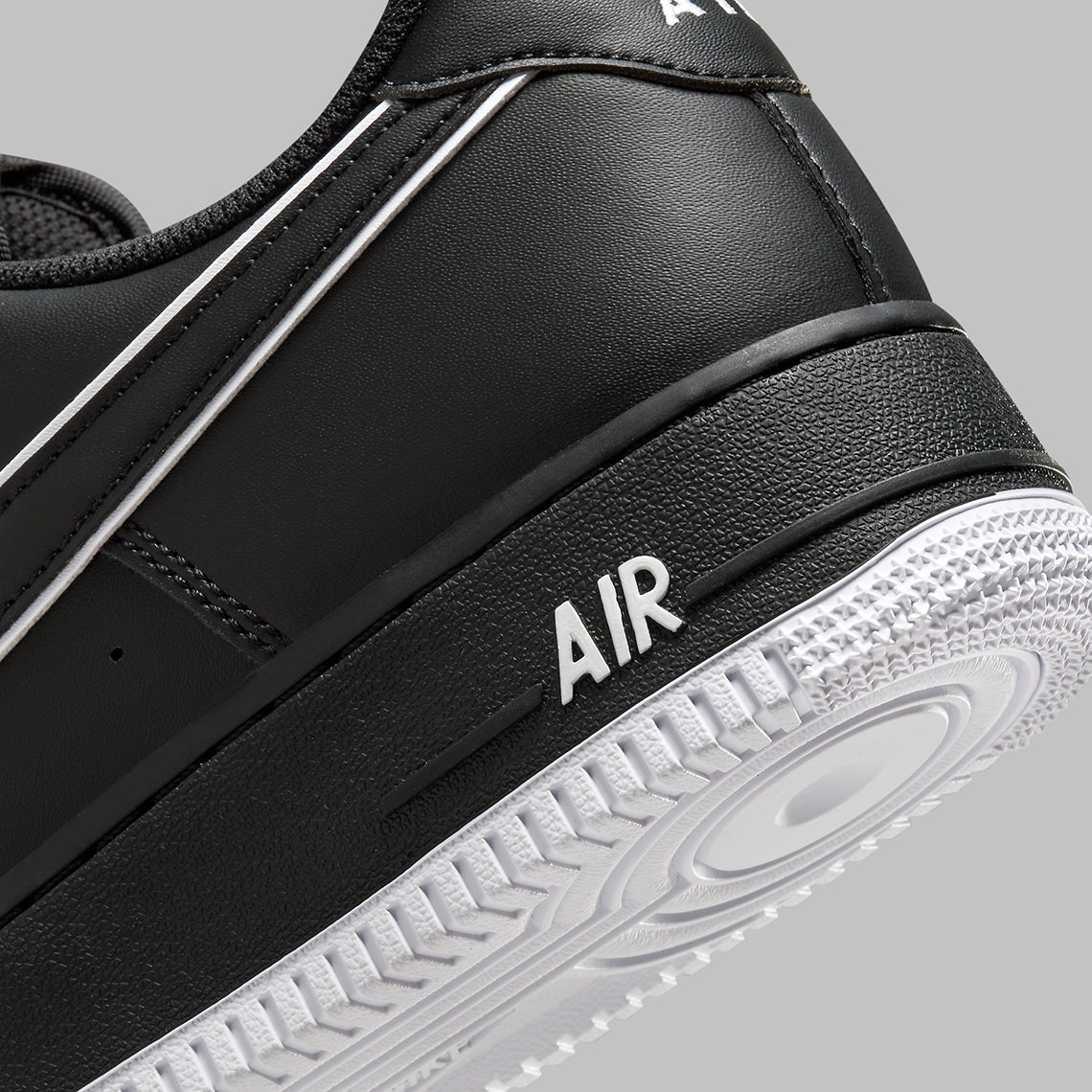 Air Force 1 Low '07
"Black White Sole"