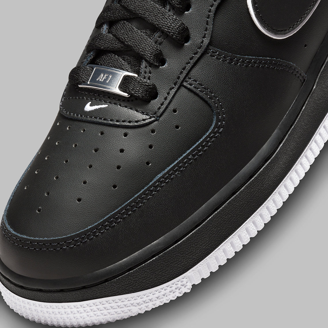 Air Force 1 Low '07
"Black White Sole"