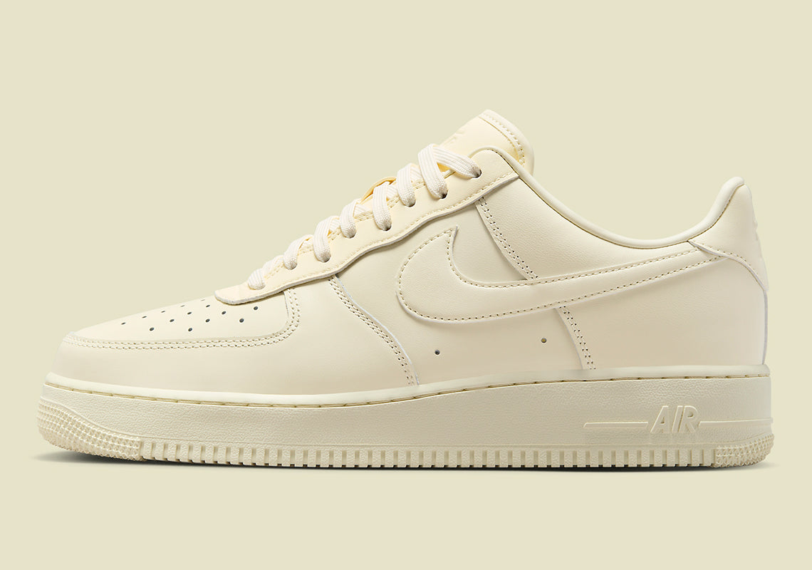 Air Force 1 Low '07
"Fresh Coconut Milk"