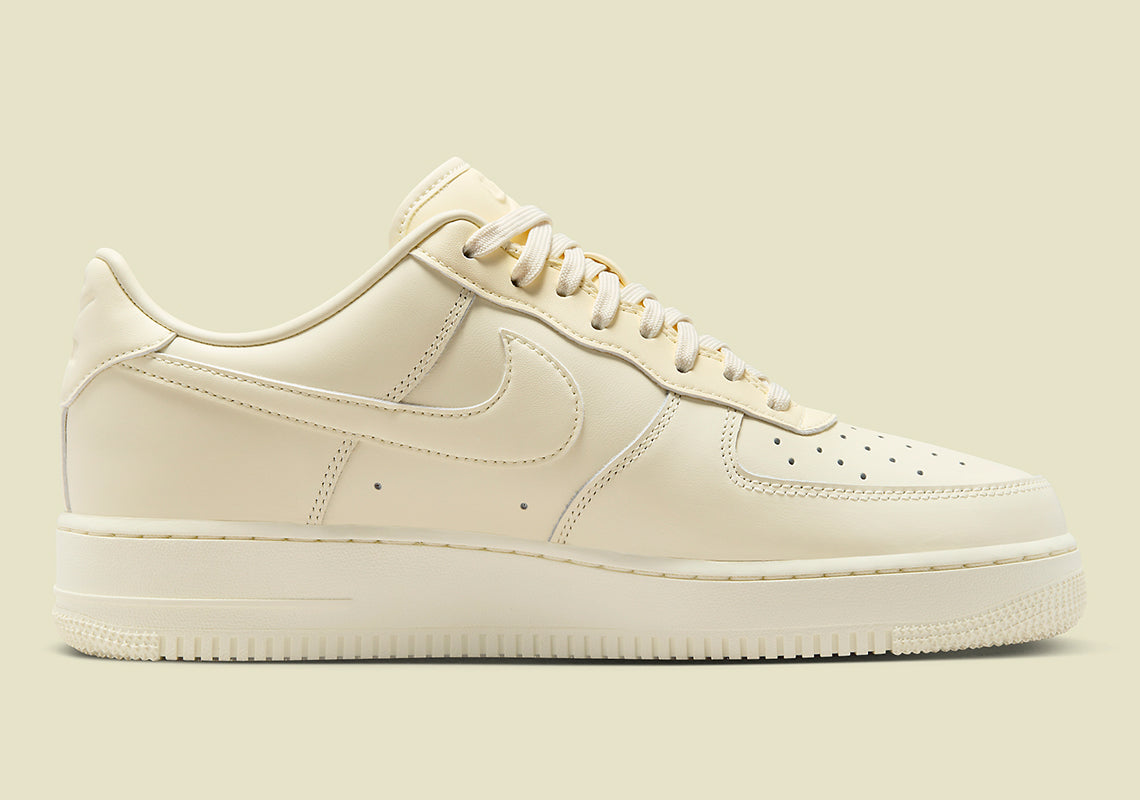 Air Force 1 Low '07
"Fresh Coconut Milk"