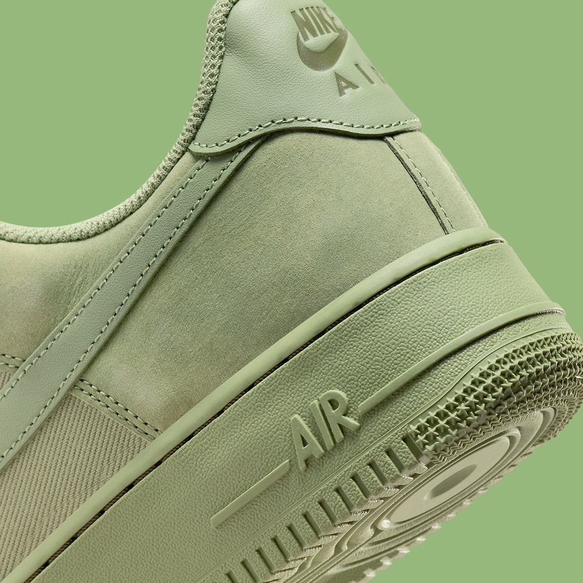 Air Force 1 Low '07 LX
"Oil Green"