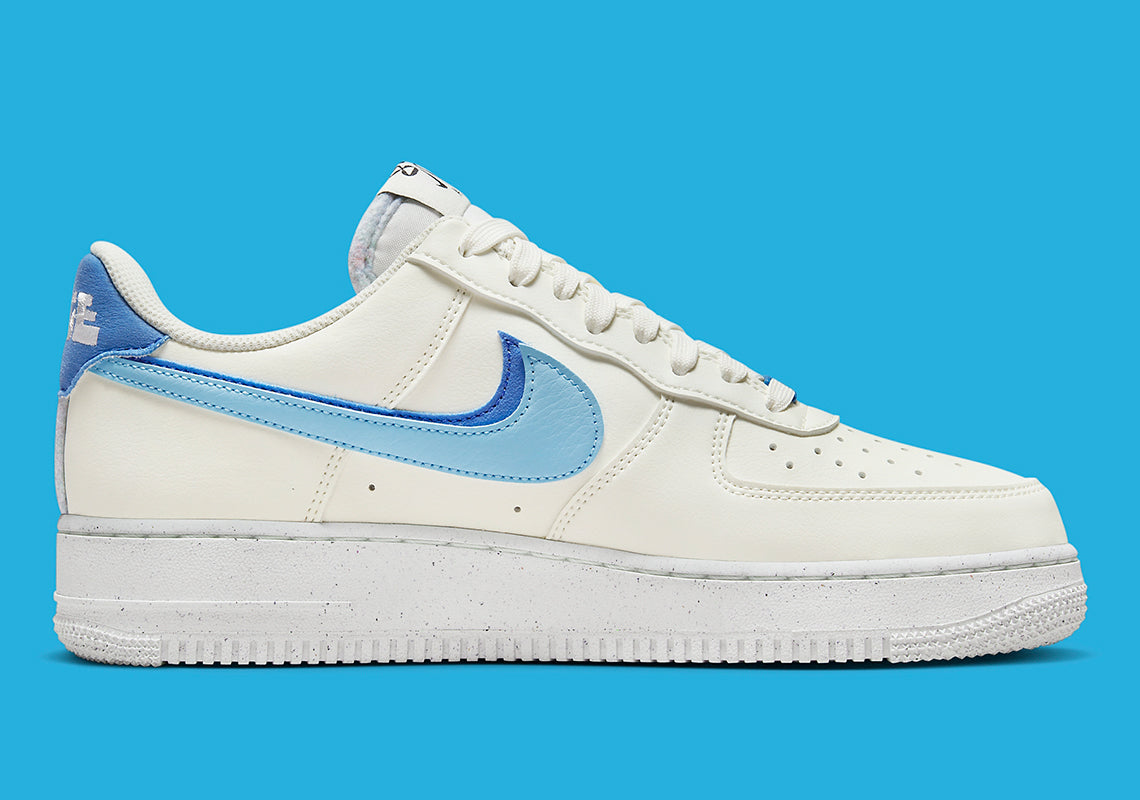 Air Force 1 Low '07 LV8
"82 Double Swoosh Medium Blue"