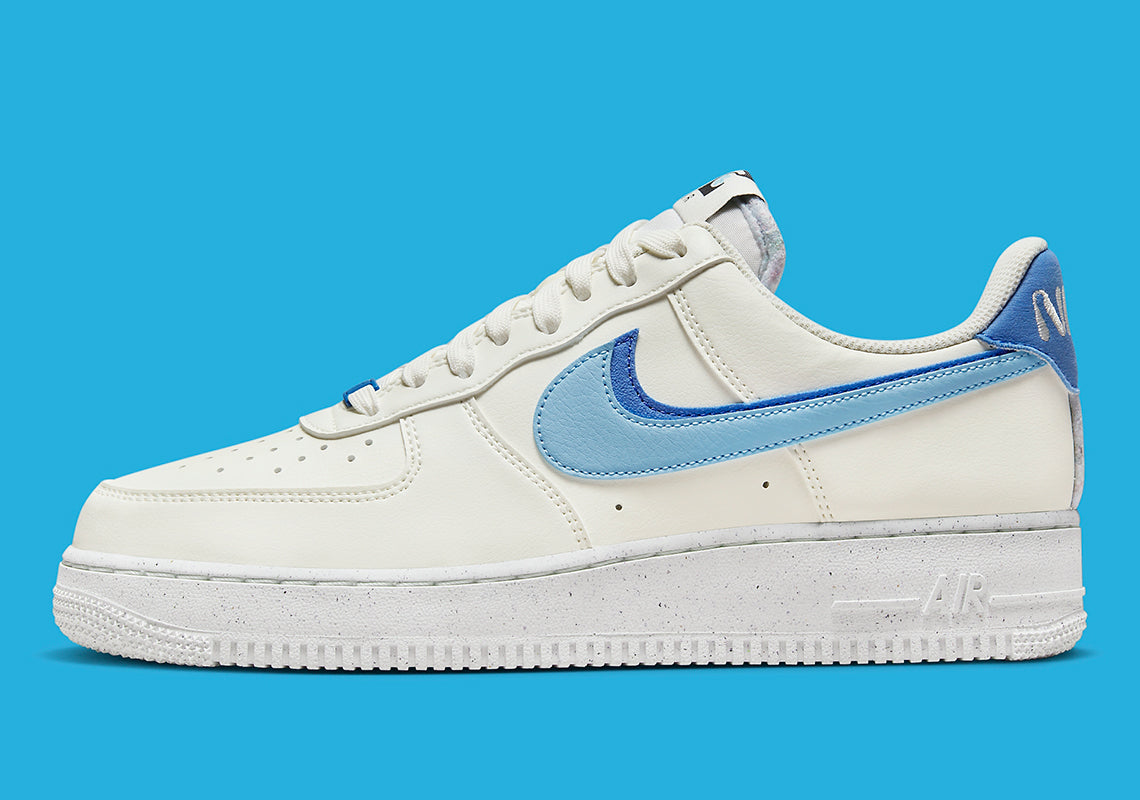 Air Force 1 Low '07 LV8
"82 Double Swoosh Medium Blue"