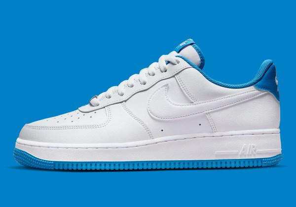 Air Force 1 Low '07
"White Light Photo Blue"