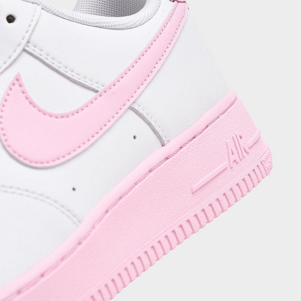 Air Force 1 Low
"White Pink Foam"