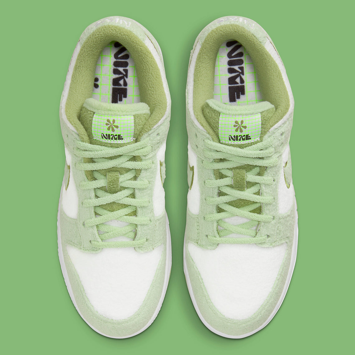 Nike Dunk Low SE
"Fleece Pack Honeydew" (Women's)