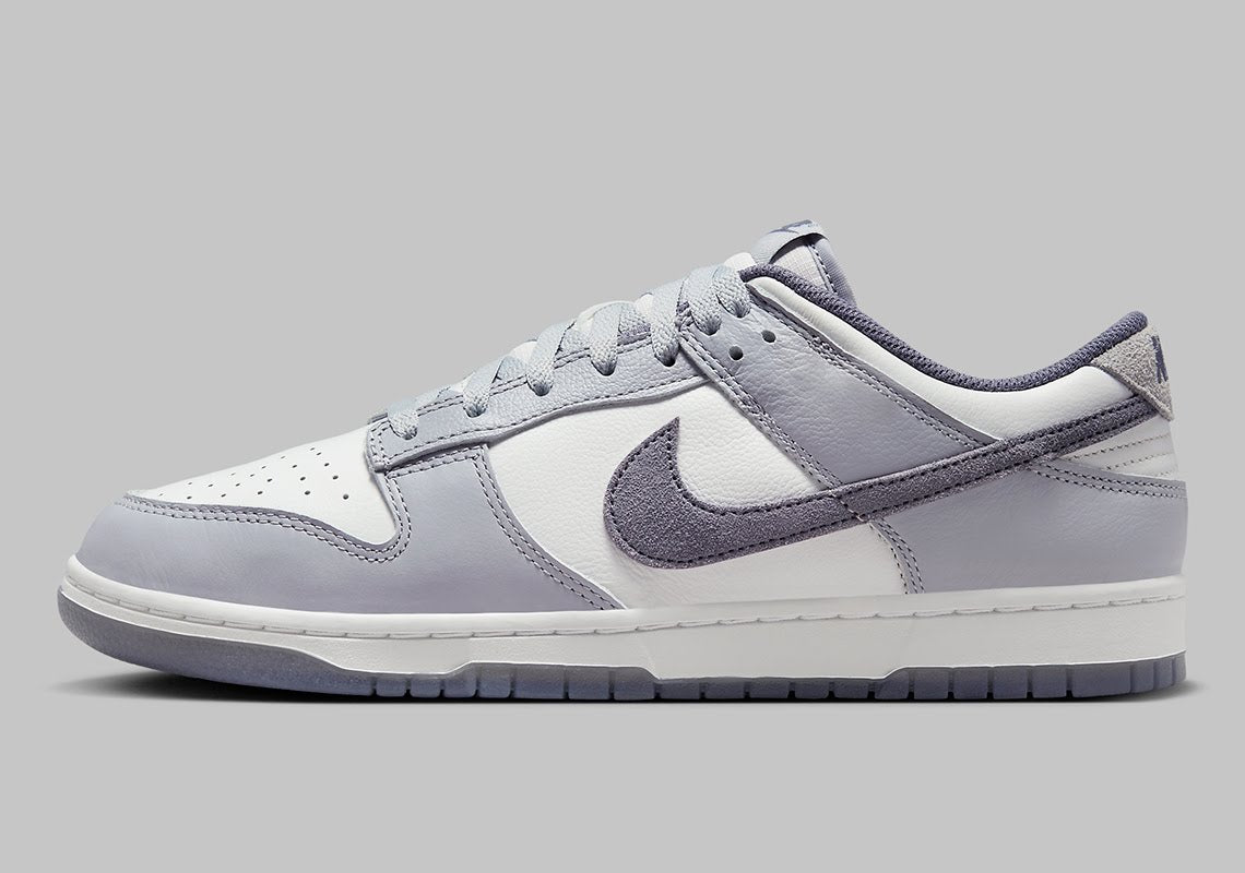 Nike Dunk Low SE
"Light Carbon"