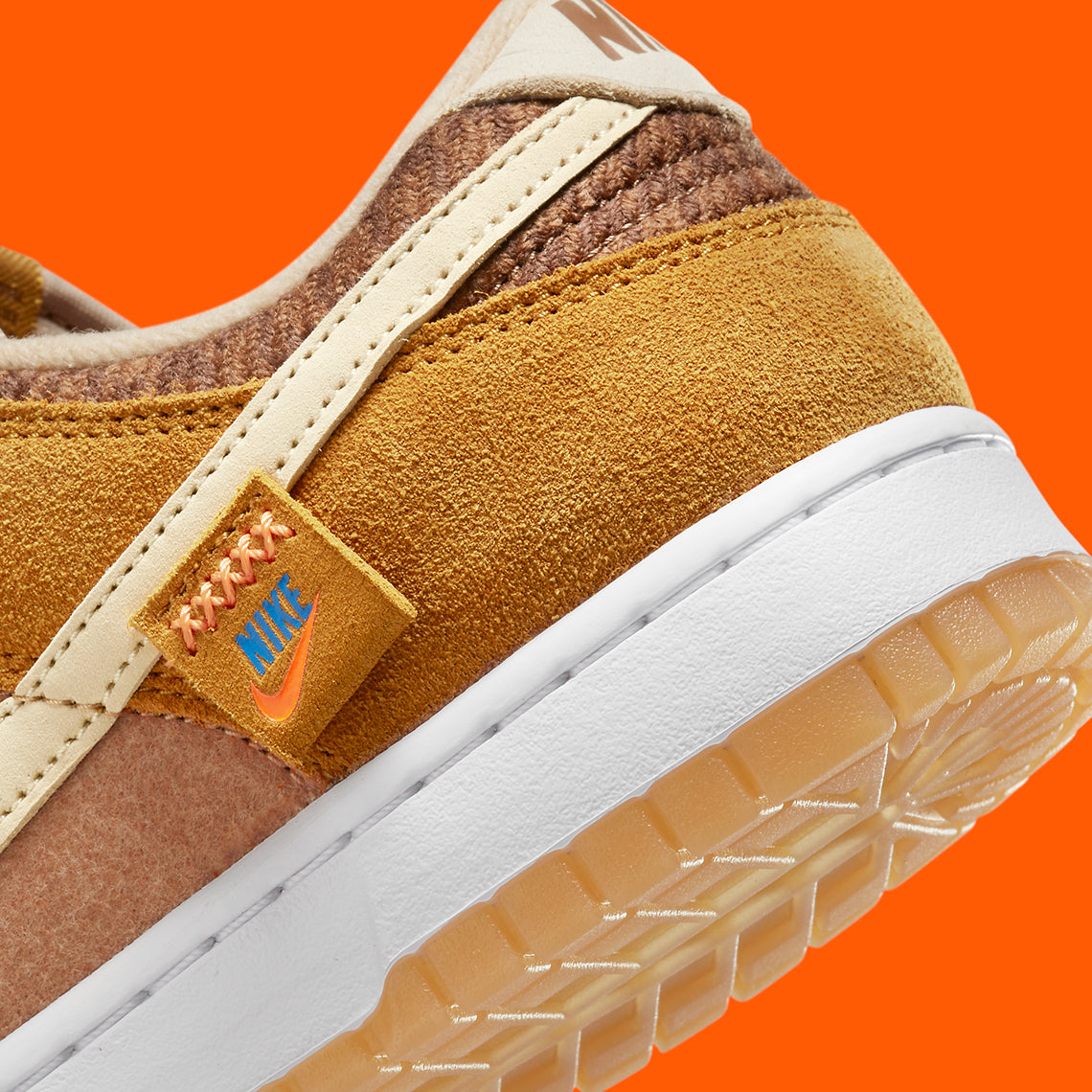 Nike Dunk Low SE
"Teddy Bear Praline"