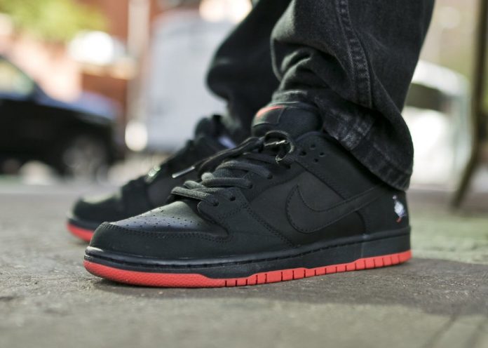 Nike SB Dunk Low
"Black Pigeon"