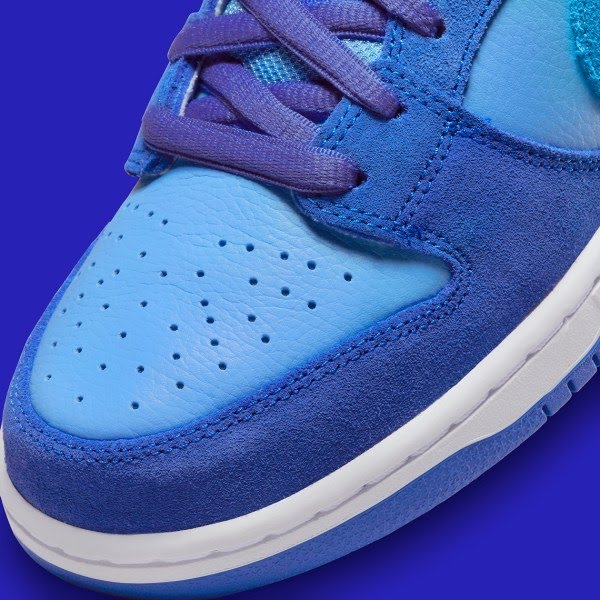 Nike SB Dunk Low
"Blue Raspberry"