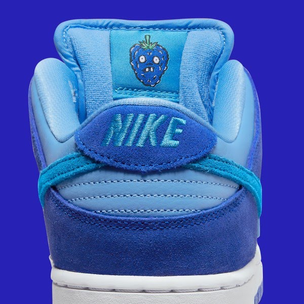 Nike SB Dunk Low
"Blue Raspberry"