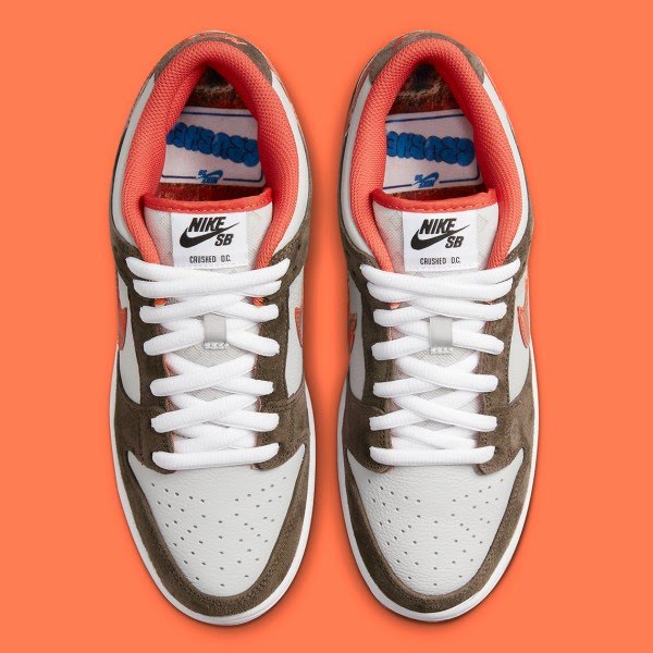 Nike SB Dunk Low
"Crushed D.C."