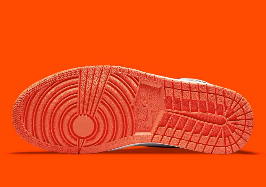 Air Jordan 1 Retro High
"Electro Orange"