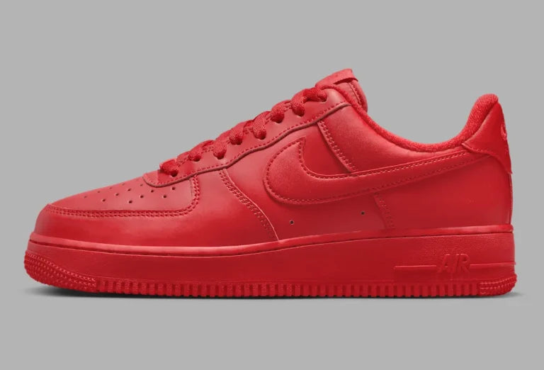 Air Force 1 Low '07 LV8
"Triple Red"