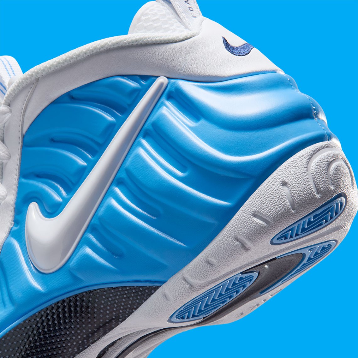 Nike Air Foamposite Pro
"University Blue"