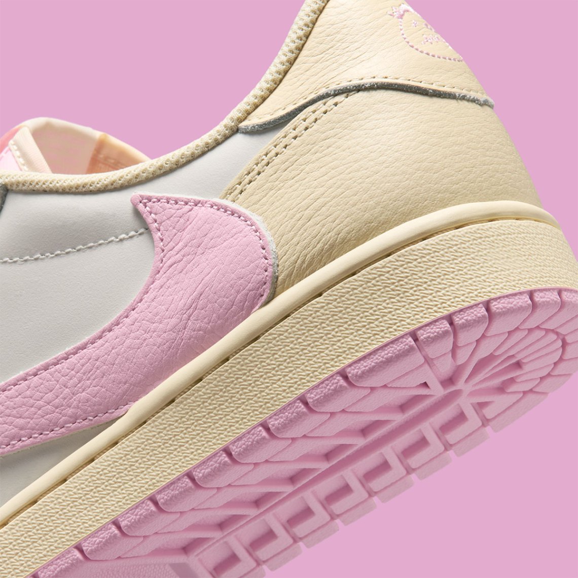Air Jordan 1 Retro Low OG SP
x Travis Scott "Shy Pink"