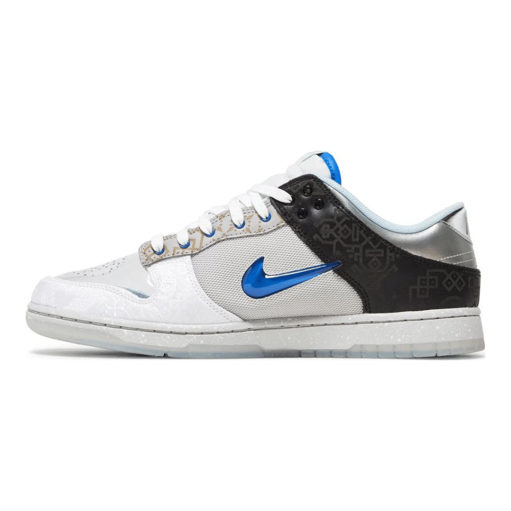 Nike Dunk Low SP
"What The CLOT"