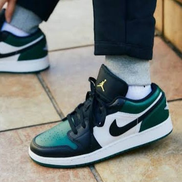 Air Jordan 1 Low "Green Toe"