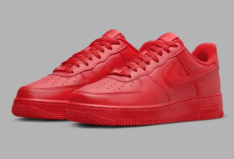 Air Force 1 Low '07 LV8
"Triple Red"