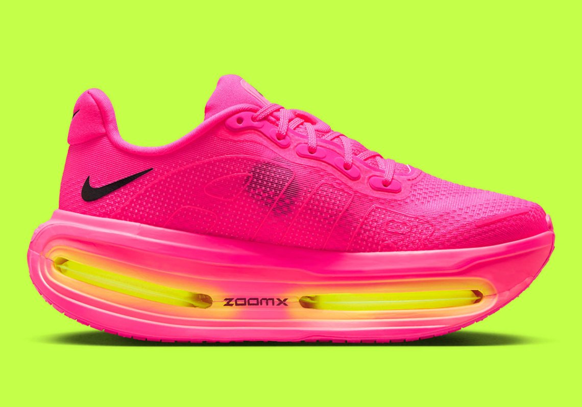 Nike Vomero Premium
"Hyper Pink" (Women's)