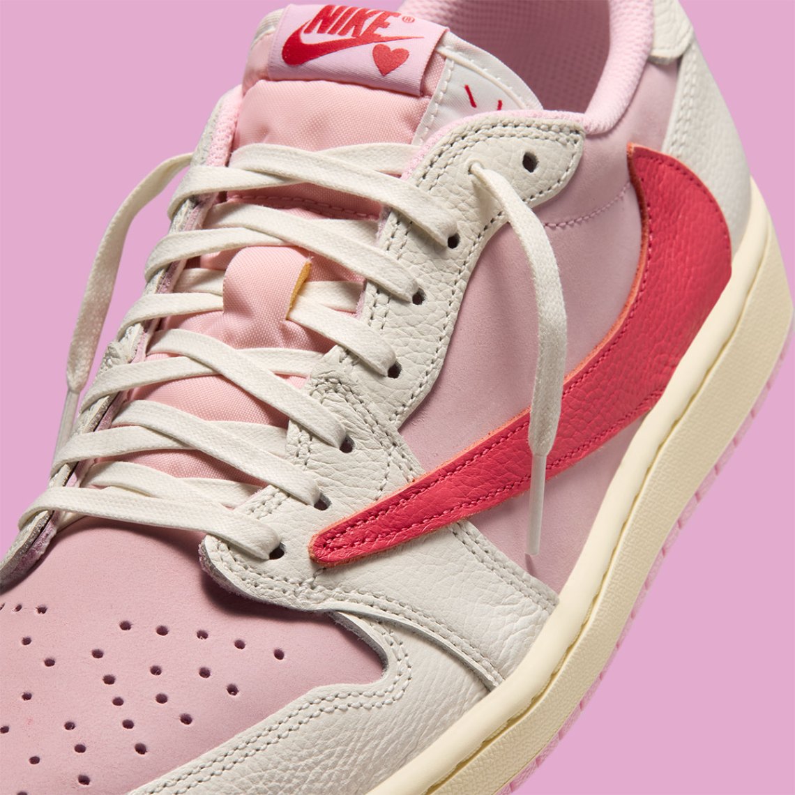 Air Jordan 1 Retro Low OG SP
x Travis Scott "Sail Tropical Pink"