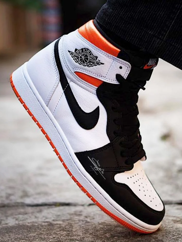 Air Jordan 1 Retro High
"Electro Orange"