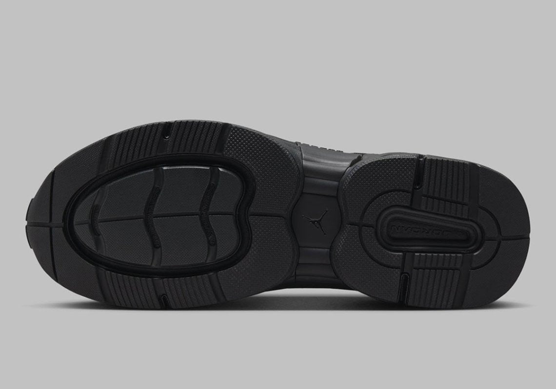 Jordan Trunner O/S "Black Cat"