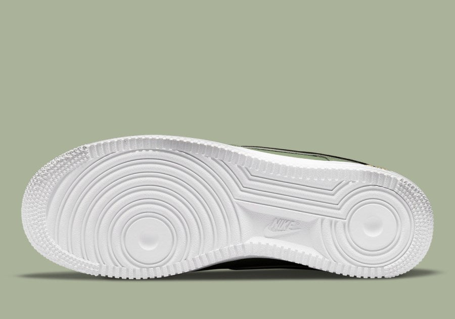 Air Force 1 Low '07 LV8
"Double Swoosh Olive Gold Black"