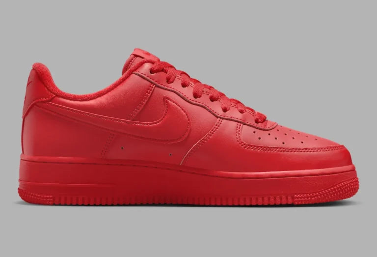 Air Force 1 Low '07 LV8
"Triple Red"