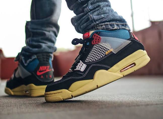 Air Jordan 4 Retro "Union Off Noir"