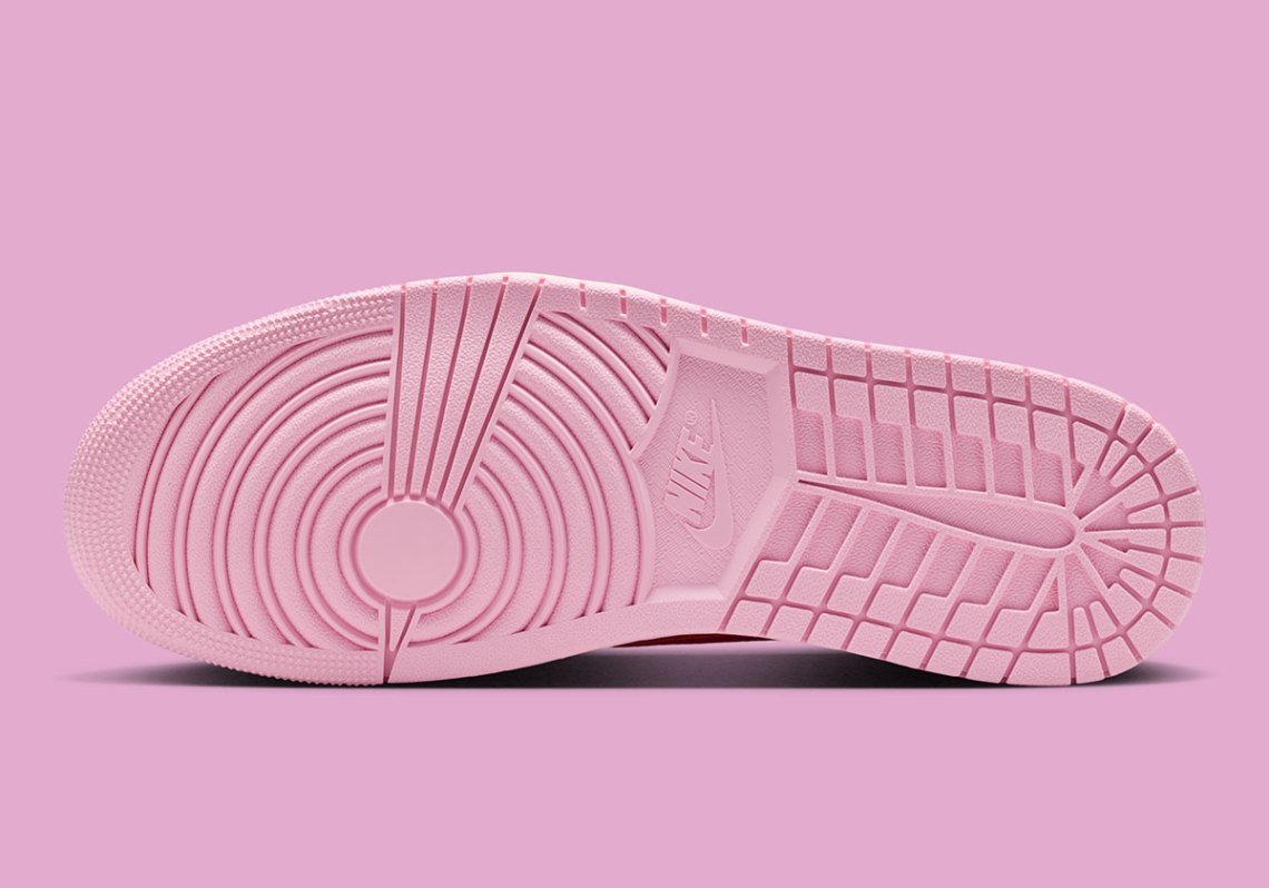 Air Jordan 1 Retro Low OG SP
x Travis Scott "Sail Tropical Pink"