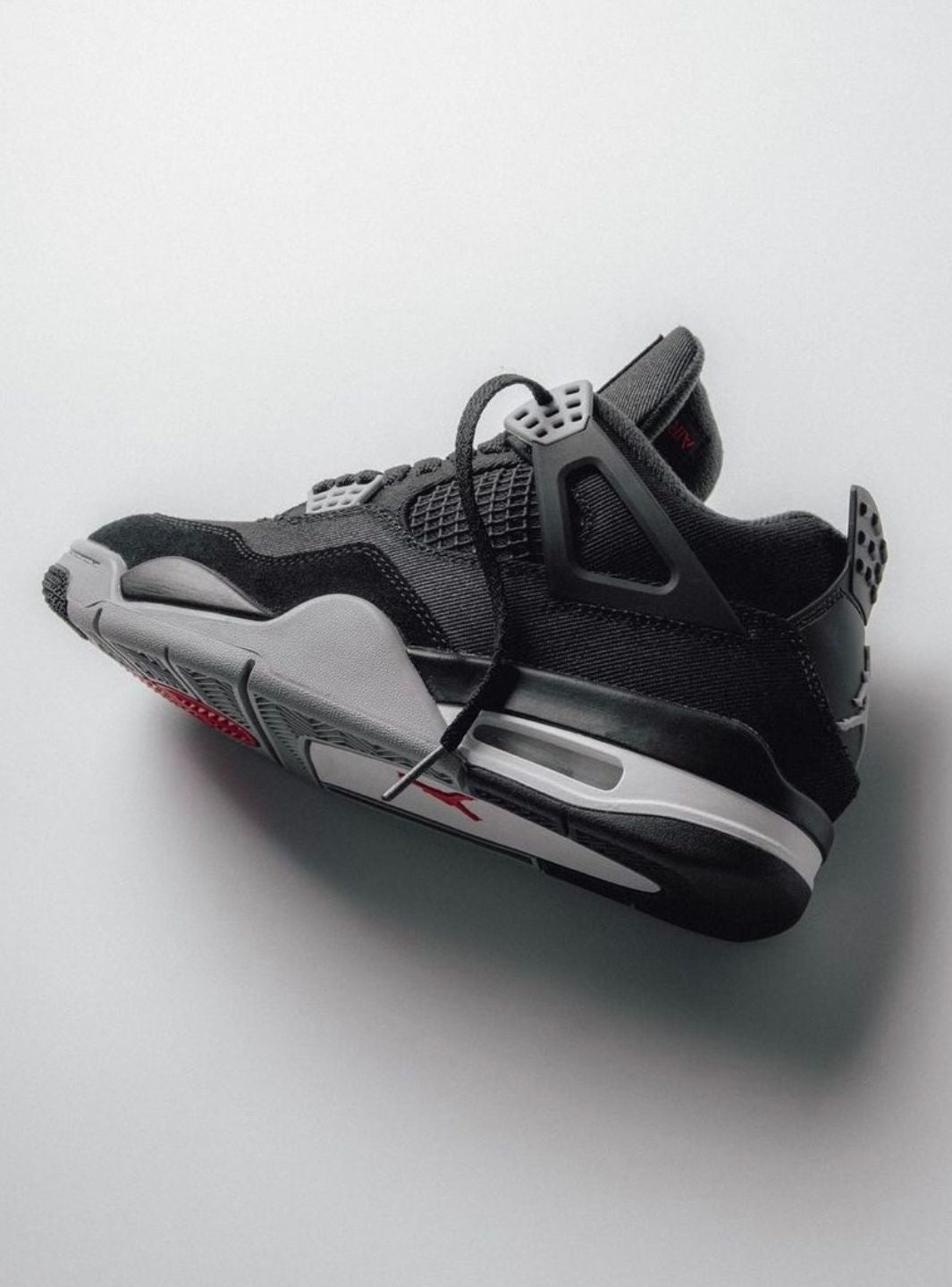 Air Jordan 4 Retro SE
"Black Canvas"