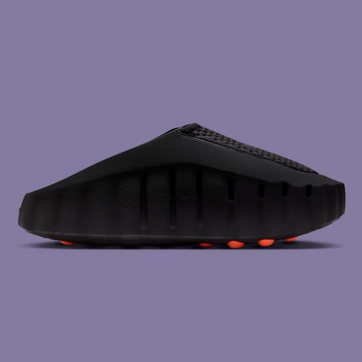 Nike Mind 001 Slide
"Black Chrome"